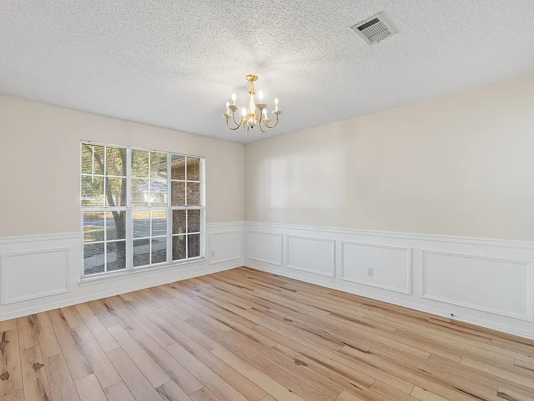 4591 Scarlet Dr — Photo 11