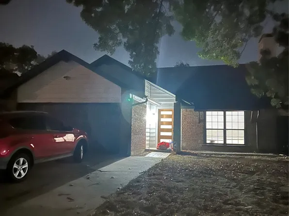 949 Madison Cir, Lewisville, TX 75067