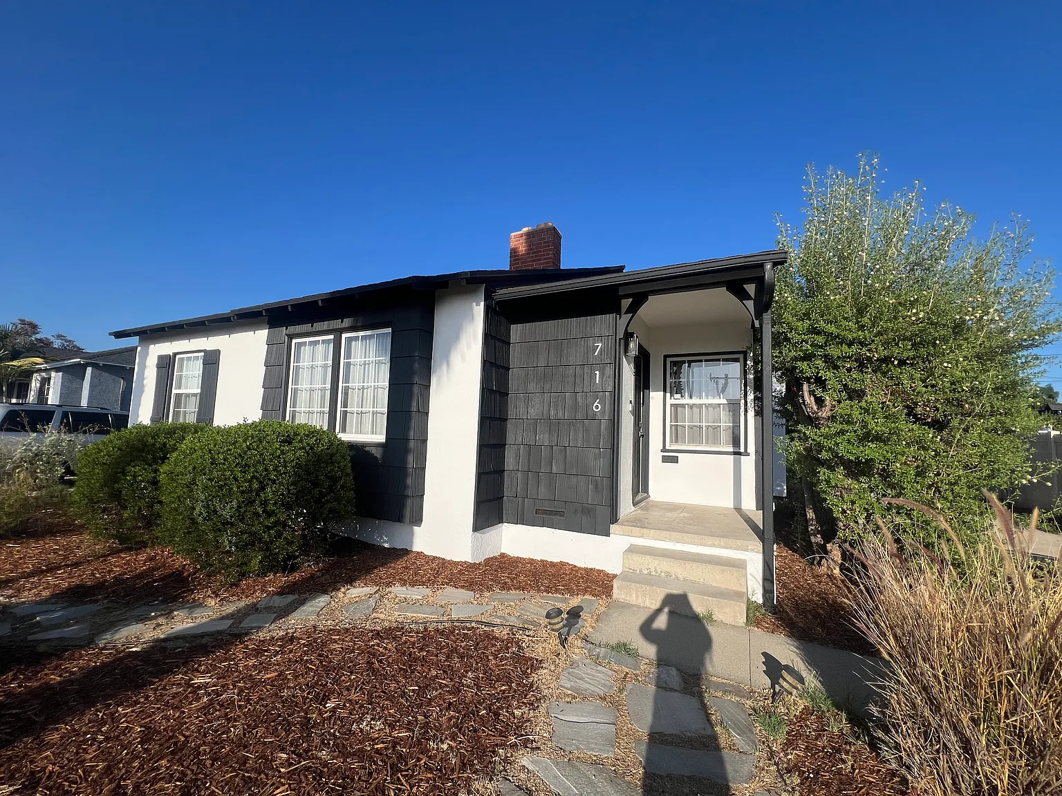3 bed, 1404 sqft, $3,900 — Photo 1