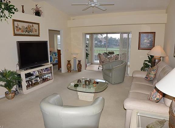 3rd image of 10210 Washingtonia Palm Way APT 1722