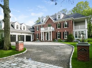 1 Burgess Rd, Scarsdale, NY 10583