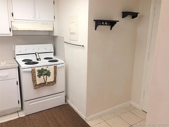 4th image of 6530 Lake Patricia Dr APT E18