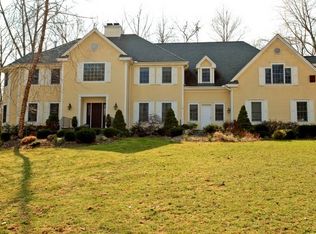 1347 Rustic Ridge Ct, Yorktown Heights, NY 10598