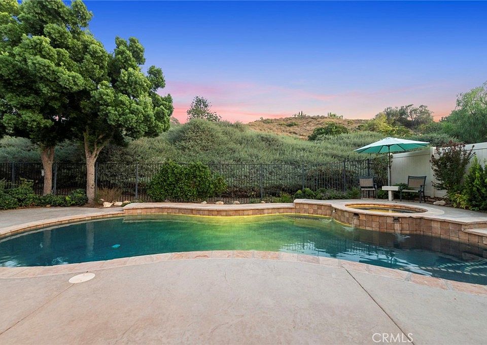 1st image of 33751 Abbey Rd