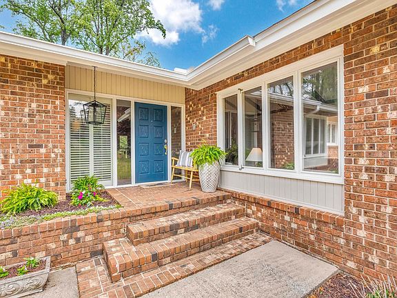 2nd image of 21 Chanticleer Dr