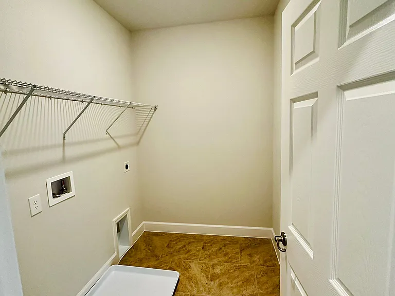 439 Scotsmans Pl #439 — Photo 17