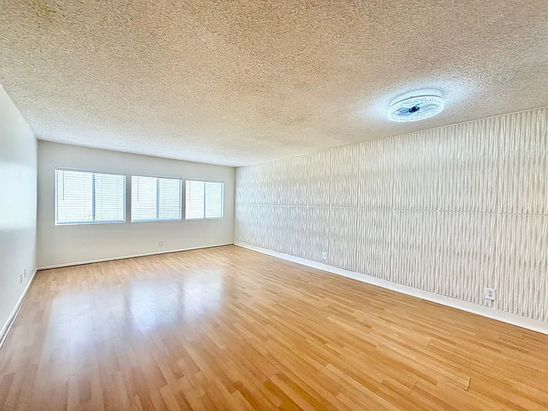 277 E Alejo Rd #125 — Photo 5