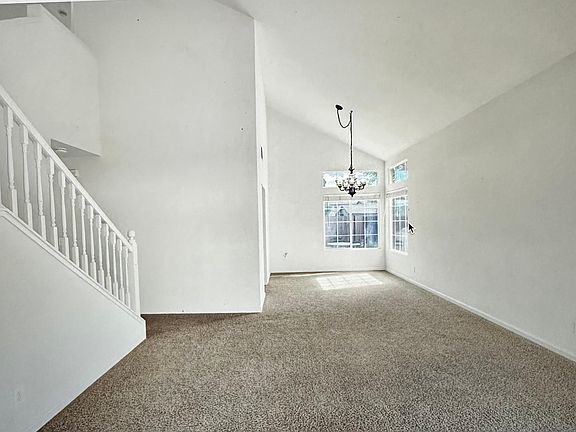 5th image of 232 Somerville Dr