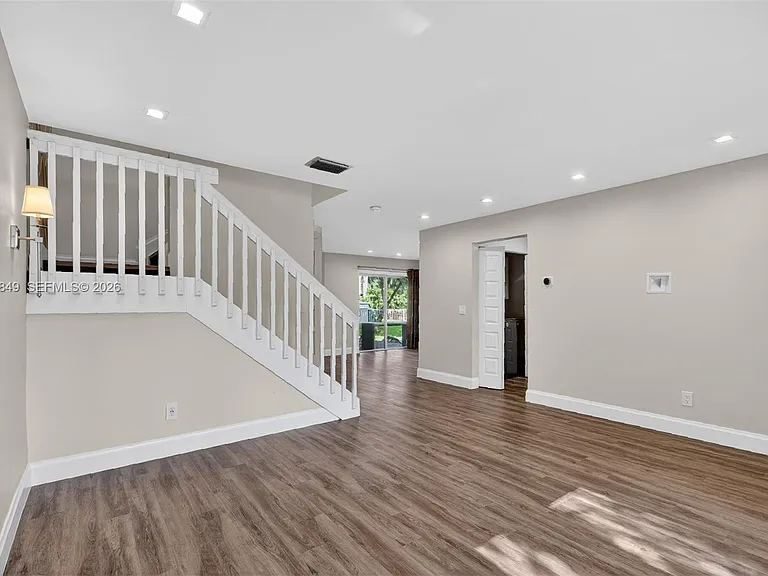 1603 W Harmony Lake Cir — Photo 7