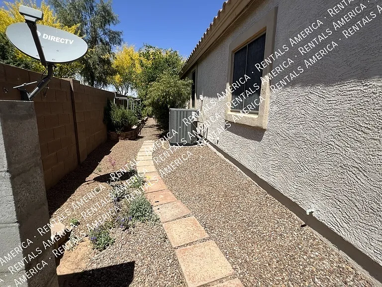 1536 E Fontana Dr — Photo 52
