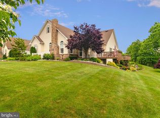 1119 Burgundy Cir, Pennsburg, PA 18073