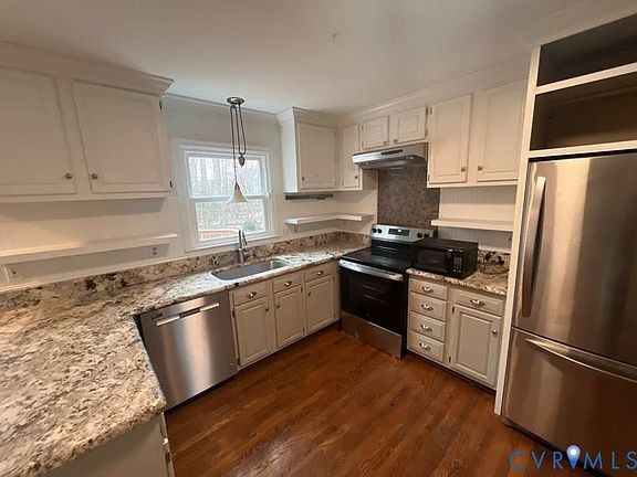 3rd image of 5916 Park Forest Ln