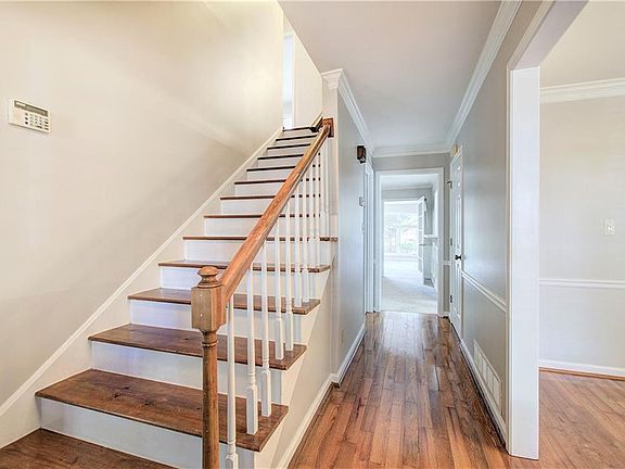 4th image of 2864 Holly Oaks Dr