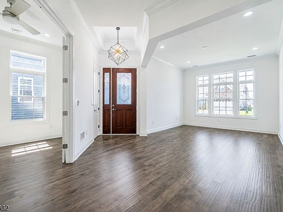 5th image of 22 Samjan Cir