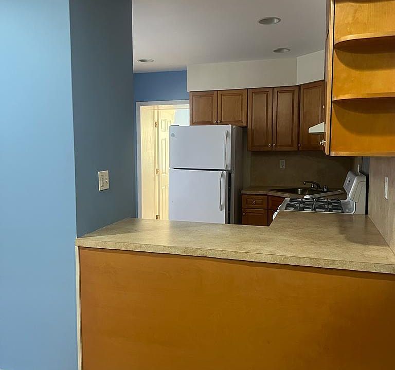 2nd image of 1275 Bradford Ave APT 1