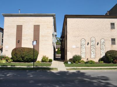 6831 N Northwest Hwy #1, Chicago, IL, 60631