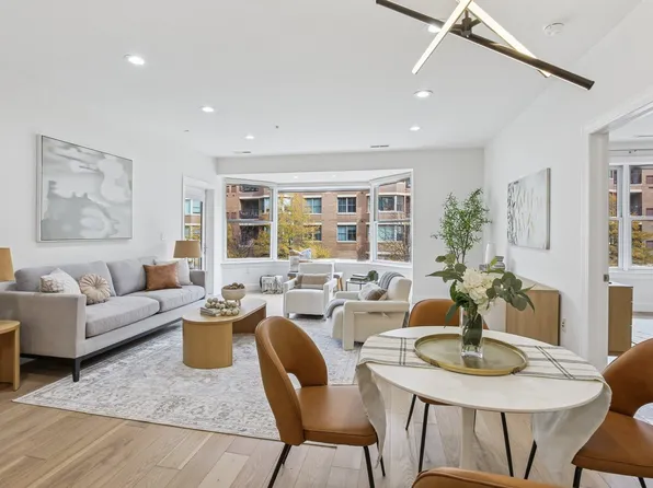 22 Avenue At Port Imperial image 16 of 34