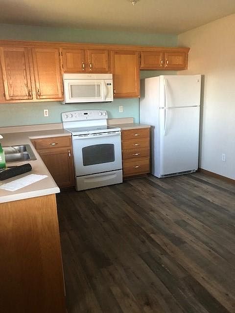 1st image of 1250 NW Woodbury Ct