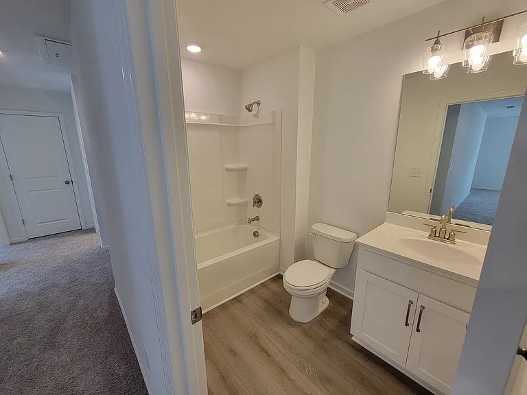 215 Foxhill Dr — Photo 10