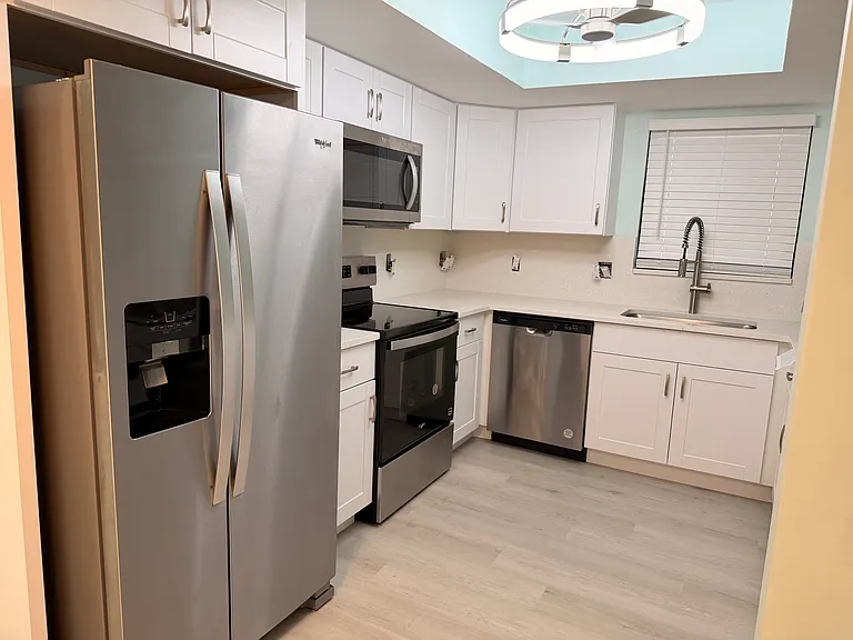 118 Sherwood Cir #8B — Photo 16