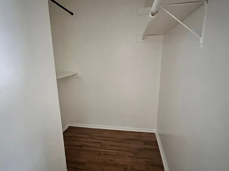 Eastgate Apartments — Photo 7