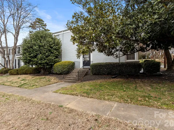 212 Wakefield Dr APT A, Charlotte, NC 28209