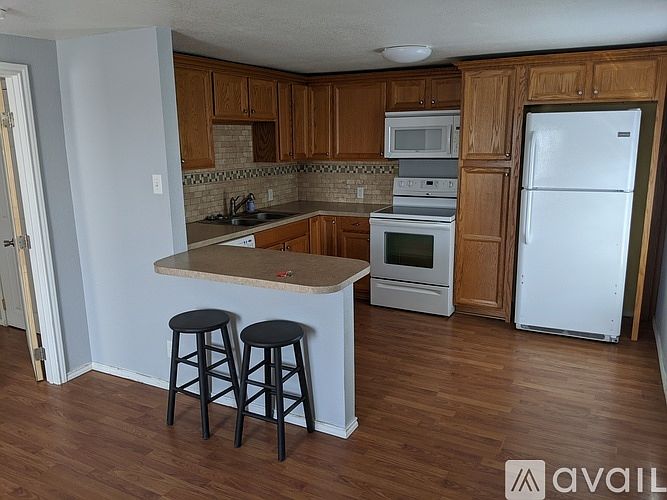 1st image of 903 E 11th St #903B