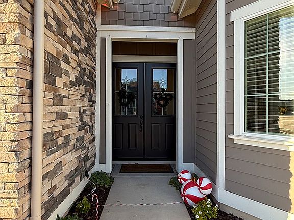 2nd image of 5605 Bouquet Ln