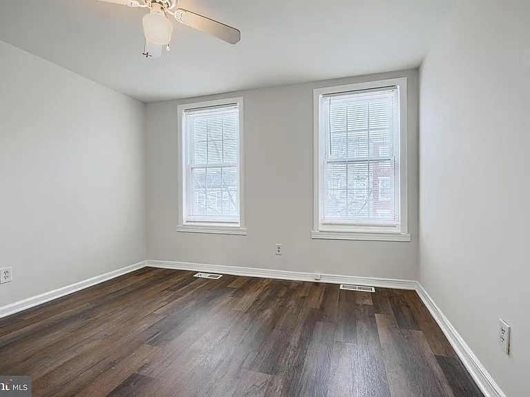 1138 W Lombard St — Photo 8