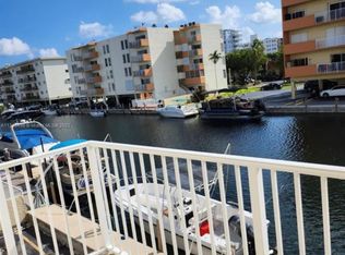 3536 NE 168th St APT 403, North Miami Beach, FL 33160