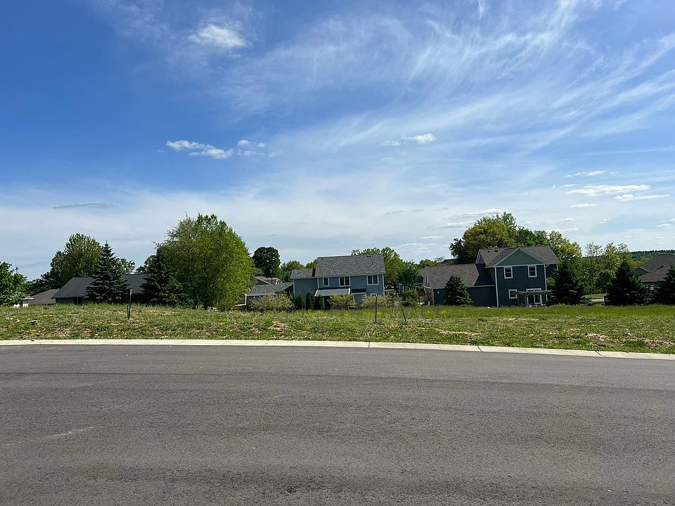 2nd image of 2572 Gold Finch Ln