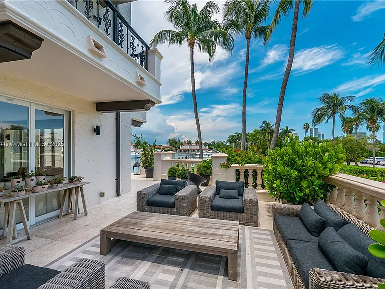 2514 Fisher Island Dr #6104 — Photo 34