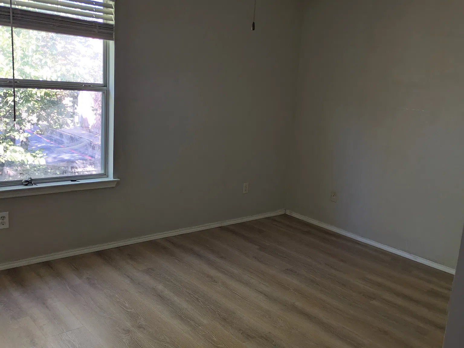 3 bed, 2.5 bath, 1580 sqft, $1,950 — Photo 2