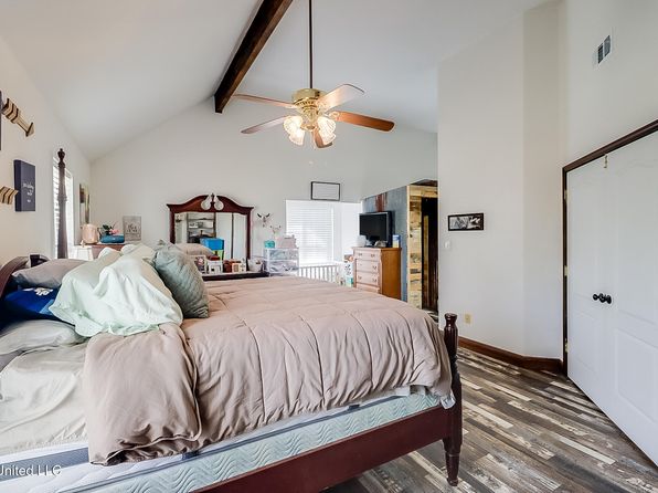 18347 Dogwood Ln, Saucier, MS 39574