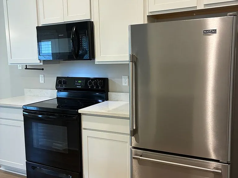 137 Keaton Ct — Photo 3