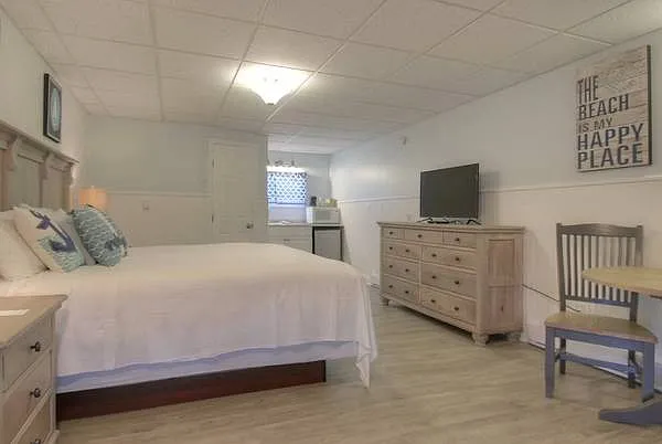 Studio, 500 sqft, $1,600 — Photo 2