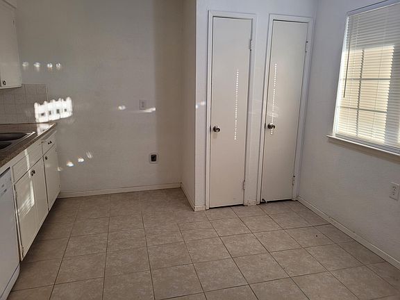Kitchen dining area & pantry closet