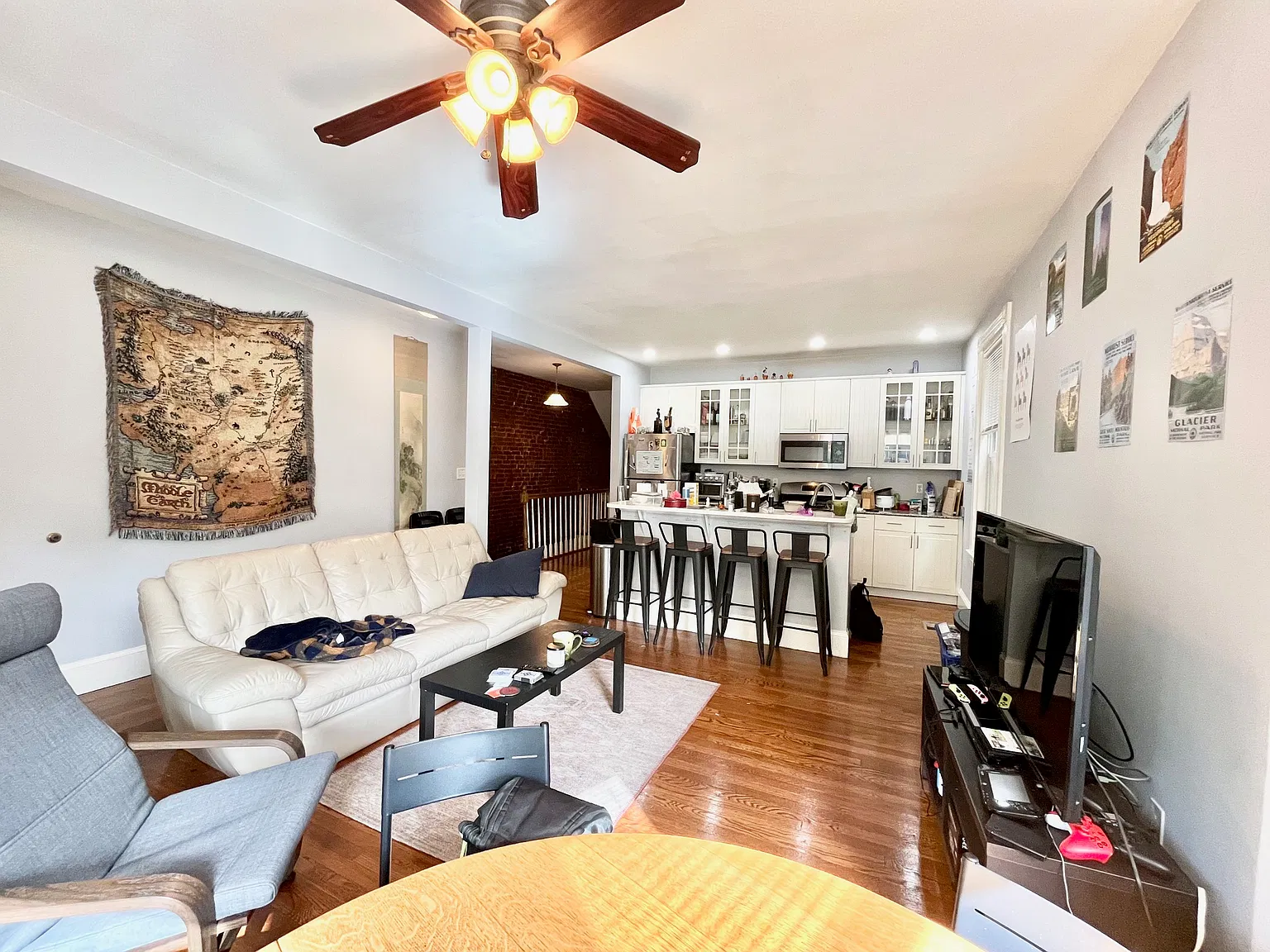 6 bed, 9999 sqft, $9,000 — Photo 2