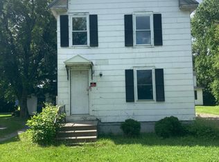 33 Dyer St, Presque Isle, ME 04769