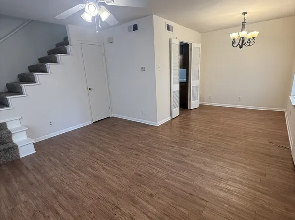 407 E University Dr #9, Denton, TX 76209