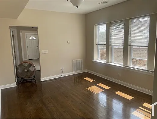 7743 S East End Ave — Photo 4