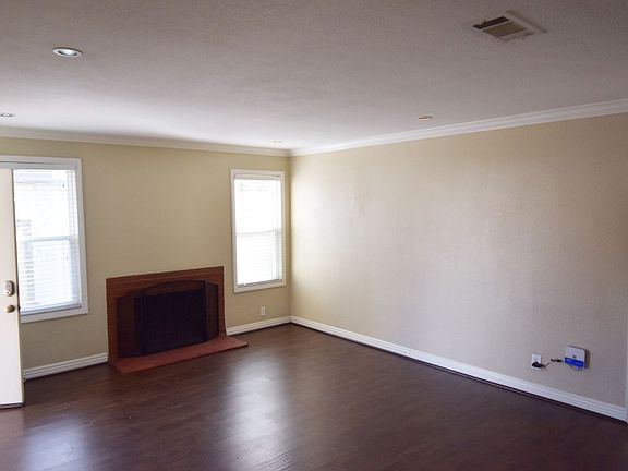 5th image of 658 E Hawthorne St