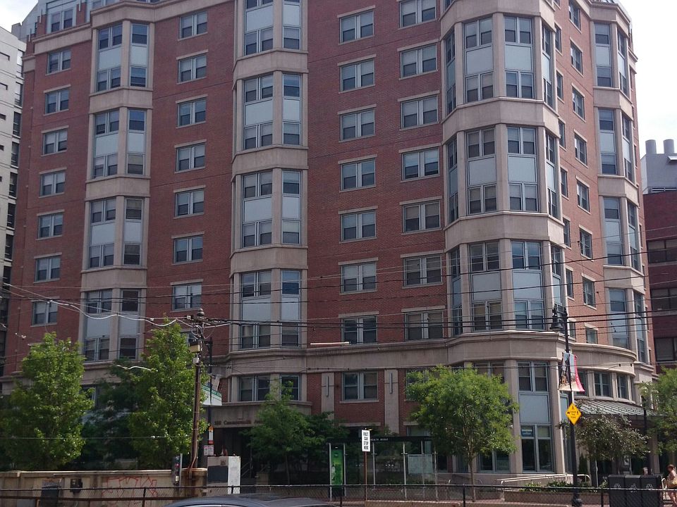2nd image of 580 Commonwealth Ave