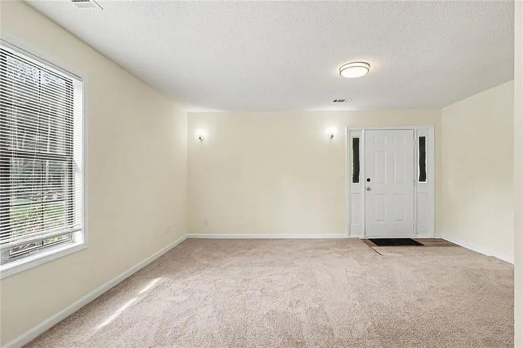 2 bed, 2.0 bath, 912 sqft, $1,300 — Photo 4
