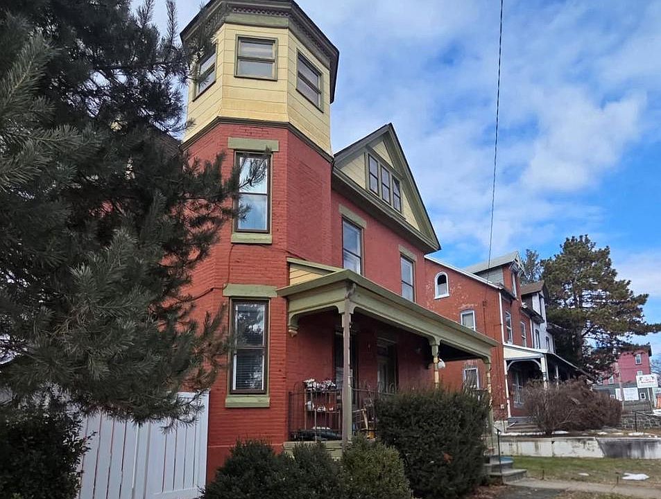 2nd image of 2600 Kutztown Rd