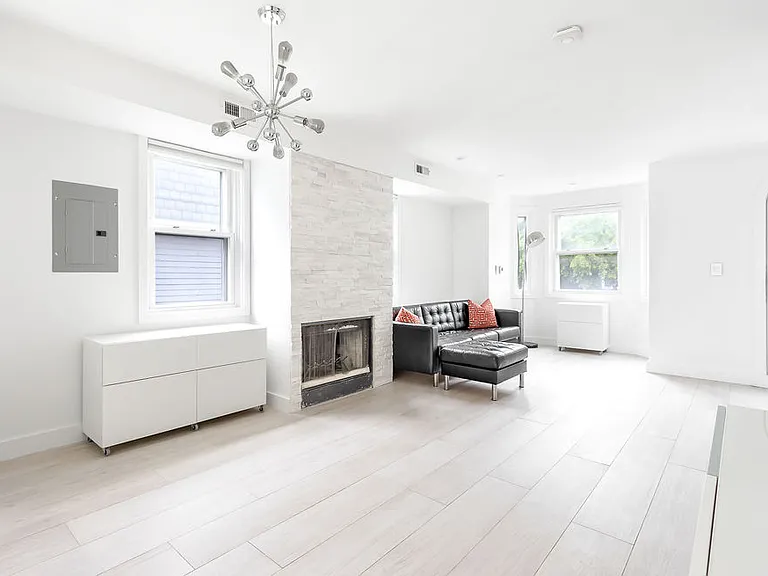 119 W 3rd St #B — Photo 7