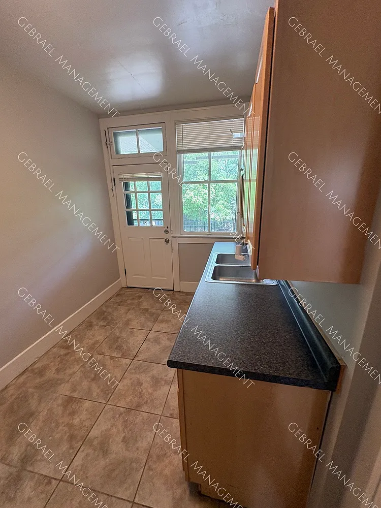 625 Thayer St. — Photo 2