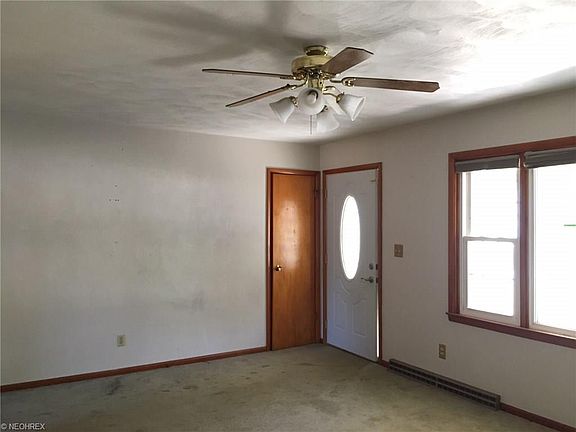 4th image of 77 Sunnyslope Dr