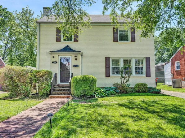 4318 Delray St NW, Roanoke, VA 24012