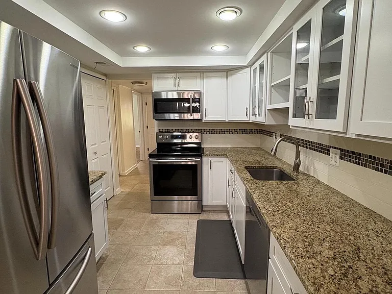 224 Willow Ter — Photo 4